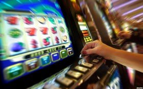 Roda Live Roulette dengan nomor dan warna